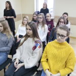 Podpisanie umowy na przebudowę stadionu przy Szkole Podstawowej im. Jana Pawła II w Bielinach / Marzena Mąkosa / Radio Kielce