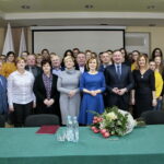 Podpisanie umowy na przebudowę stadionu przy Szkole Podstawowej im. Jana Pawła II w Bielinach / Marzena Mąkosa / Radio Kielce