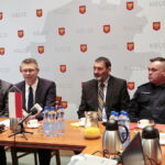 Spotkanie władz miasta i polskich funkcjonariuszy z oficjalną delegacją policji z partnerskiego miasta Gotha w Niemczech. Drugi od lewej Bogdan Wenta - prezydent Kielc  / Marzena Mąkosa / Radio Kielce
