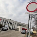 Parkowanie na terenie szpitala na Czarnowie / Marzena Mąkosa / Radio Kielce