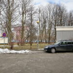 Parkowanie na terenie szpitala na Czarnowie / Marzena Mąkosa / Radio Kielce