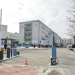 Szlaban przed szpitalem na Czarnowie / Marzena Mąkosa / Radio Kielce