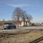 Miejsce gdzie ma powstać rondo. Skrzyżowanie ulic Maciejówki i drogi nr 74 / Marzena Mąkosa / Radio Kielce