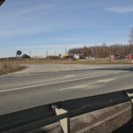 Miejsce gdzie ma powstać rondo. Skrzyżowanie ulic Maciejówki i drogi nr 74 / Marzena Mąkosa / Radio Kielce