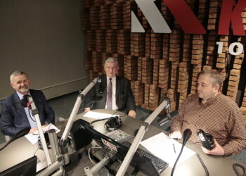 Punkty widzenia. Na zdjęciu (od lewej): Kazimierz Mądzik -  świętokrzyski kurator oświaty, Tadeusz Sułek - wójt gminy Złota i Daniel Lenart - Radio Kielce / Marzena Mąkosa / Radio Kielce