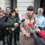 Konferencja przed Urzędem Miasta Kielce / Marzena Mąkosa / Radio Kielce