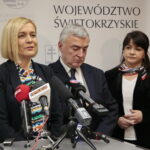 Briefing w Urzędzie Marszałkowskim na temat drugiego naboru grantobiorców do programu POWER. Na zdjęciu (od lewej): Renata Janik - wicemarszałek województwa świętokrzyskiego, Andrzej Bętkowski - marszałek województwa świętokrzyskiego i Magdalena Fudala  / Marzena Mąkosa / Radio Kielce