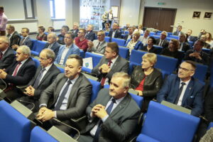 Spotkanie w starostwie powiatowym z wójtami i burmistrzami / Marzena Mąkosa / Radio Kielce