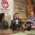 Konferencja prasowa dotycząca premiery spektaklu "Zmruż oczko". Na zdjęciu (od lewej): Bożena Ślaga, Przemysław Żmiejko i Robert Drobniuch / Marzena Mąkosa / Radio Kielce