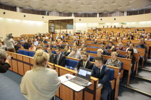 Spotkanie przedstawicieli Ministerstwa Cyfryzacji oraz Ministerstwa Spraw Wewnętrznych i Administracji z pracownikami świętokrzyskich samorządów odpowiedzialnymi za wydawanie e-dowodów osobistych / Marzena Mąkosa / Radio Kielce