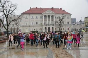 Taneczny protest przeciw przemocy wobec kobiet / Marzena Mąkosa / Radio Kielce