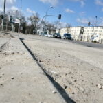 Piasek na chodnikach, ścieżkach rowerowych i ulicach / Marzena Mąkosa / Radio Kielce