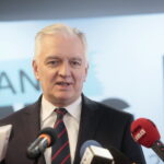 Briefing prasowy wicepremiera Jarosława Gowina oraz minister przedsiębiorczości i technologii Jadwigi Emilewicz. Na zdjęciu: wicepremier Jarosław Gowin / Marzena Mąkosa / Radio Kielce