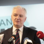 Briefing prasowy wicepremiera Jarosława Gowina oraz minister przedsiębiorczości i technologii Jadwigi Emilewicz. Na zdjęciu: wicepremier Jarosław Gowin / Marzena Mąkosa / Radio Kielce