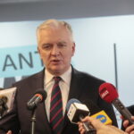 Briefing prasowy wicepremiera Jarosława Gowina oraz minister przedsiębiorczości i technologii Jadwigi Emilewicz. Na zdjęciu: wicepremier Jarosław Gowin / Marzena Mąkosa / Radio Kielce