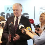 Briefing prasowy wicepremiera Jarosława Gowina oraz minister przedsiębiorczości i technologii Jadwigi Emilewicz. Na zdjęciu: wicepremier Jarosław Gowin / Marzena Mąkosa / Radio Kielce