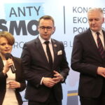 Briefing prasowy wicepremiera Jarosława Gowina oraz minister przedsiębiorczości i technologii Jadwigi Emilewicz. Na zdjęciu: Jadwiga Emilewicz - minister przedsiębiorczości i technologii, Michał Cieślak - poseł Porozumienia i wicepremier Jarosław Gowin / Marzena Mąkosa / Radio Kielce