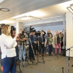 Briefing prasowy wicepremiera Jarosława Gowina oraz minister przedsiębiorczości i technologii Jadwigi Emilewicz. Na zdjęciu: wicepremier Jarosław Gowin / Marzena Mąkosa / Radio Kielce