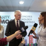 Briefing prasowy wicepremiera Jarosława Gowina oraz minister przedsiębiorczości i technologii Jadwigi Emilewicz. Na zdjęciu: wicepremier Jarosław Gowin / Marzena Mąkosa / Radio Kielce