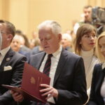 Konferencja dotycząca wsparcia dla przedsiębiorców z terenu świętokrzyskiego w ramach Funduszy Europejskich. Na zdjęciu: wicepremier Jarosław Gowin i Renata Janik - wicemarszałek województwa świętokrzyskiego / Marzena Mąkosa / Radio Kielce