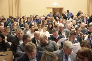 Konferencja dotycząca wsparcia dla przedsiębiorców z terenu świętokrzyskiego w ramach Funduszy Europejskich / Marzena Mąkosa / Radio Kielce