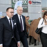 Oficjalne otwarcie I Kongresu Ekologii Powietrza w Targach Kielce. Na zdjęciu (od lewej): Michał Cieślak - poseł Porozumienia i wicepremier Jarosław Gowin / Marzena Mąkosa / Radio Kielce