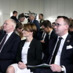 Oficjalne otwarcie I Kongresu Ekologii Powietrza w Targach Kielce. Na zdjęciu (od lewej): Jarosław Gowin - wicepremier, Jadwiga Emilewicz - minister przedsiębiorczości i technologii i Michał Cieślak - poseł Porozumienia / Marzena Mąkosa / Radio Kielce
