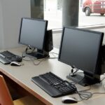 Otwarcie Biblioteki Uniwersyteckiej - stanowiska komputerowe dostępne dla studentów i pracowników / Stanisław Blinstrub / Radio Kielce