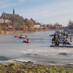Sandomierz. Szkolenie strażaków na nadwiślańskim bulwarze / Grażyna Szlęzak-Wójcik / Radio Kielce