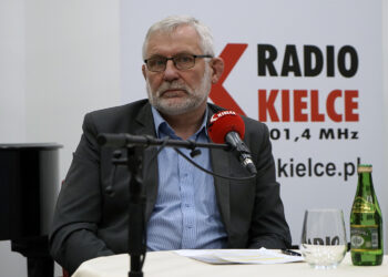Studio Polityczne Radia Kielce. Na zdjęciu Lucjan Pietrzczyk, Platforma Obywatelska / Robert Felczak / Radio Kielce