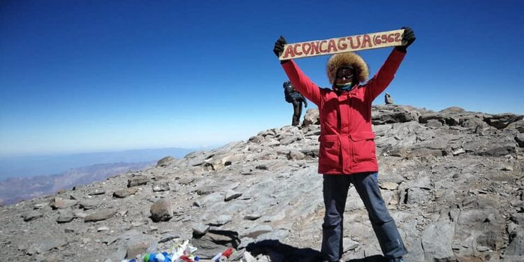 Kielecki policjant Łukasz Pabian zdobył Aconcaguę, najwyższy szczyt Ameryki Południowej / Łukasz Pabian / mat. policji