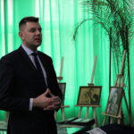 Wystawa archiwalnych zdjęć w SP 4. Burmistrz Sandomierza Marcin Marzec / Grażyna-Szlęzak-Wójcik / Radio Kielce