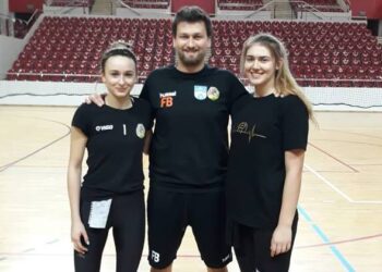 Trener KSZO František Bočkay z Magdaleną Surdy i Oliwią Błaszczyk / Facebook / KSZO Ostrowiec