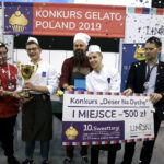 Katowice. 10. Jubileuszowe Targi Cukiernicze, Piekarnicze i Lodziarskie „Sweettargi 2019”. Marcel Buras i Maciej Kowalski z Zespołu Szkół Przemysłu Spożywczego w Kielcach zwyciężyli w konkursie „Deser na dychę” / sweettargi.fairexpo.pl