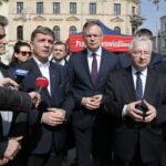 Kielce. Konferencja PiS. Na zdjęciu (od lewej): senator Krzysztof Słoń, Andrzej Pruś - przewodniczący Sejmiku Województwa Świętokrzyskiego, poseł Arkadiusz Mularczyk, poseł Krzysztof Lipiec i poseł Marek Kwitek / Marzena Mąkosa / Radio Kielce