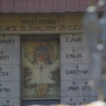 Żołnierze 10. Świętokrzyskiej Brygady Obrony Terytorialnej porządkowali na Wykusie mogiłę swojego patrona majora Eugeniusza Kaszyńskiego „Nurta” / 10. Świętokrzyska Brygady Obrony Terytorialnej