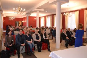 Spotkanie wiceminister Anny Krupki z mieszkańcami Małogoszcza / Łukasz Korus