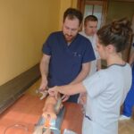 Szkolenie z zakresu udzielania pierwszej pomocy prowadzone w Wojewódzkim Szpitalu Zespolonym w Kielcach / Iwona Murawska / Radio Kielce