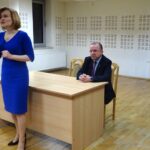 Spotkanie wiceminister Anny Krupki z mieszkańcami Jędrzejowa. Na zdjęciu: Anna Krupka i Marek Bogusławski - członek Zarządu Województwa Świętokrzyskiego / Ewa Pociejowska - Gawęda / Radio Kielce