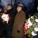 Uroczystości Narodowego Dnia Pamięci Żołnierzy Wyklętych. Trzeci z prawej przewodniczący Rady Miasta Wojciech Czerwiec / Grażyna Szlęzak-Wójcik / Radio Kielce