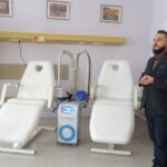 Starachowice. Prezentacja systemu Paxman dla chorych na nowotwory. Piotr Nowak - dyrektor do spraw lecznictwa starachowickiego szpitala  / Anna Głąb / Radio Kielce