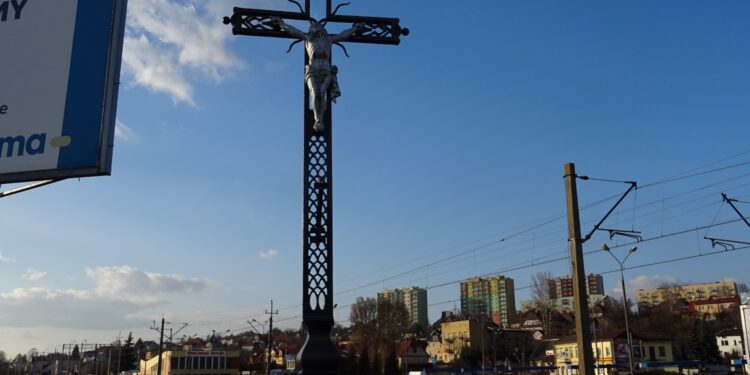 Starachowice. Krzyż wotywny przy ul. Radomskiej / Anna Głąb / Radio Kielce