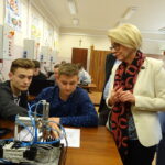 Wiceminister edukacji Marzena Machałek odwiedziła Zespół Szkół Ponadgimnazjalnych nr 2 w Jędrzejowie. / Ewa Pociejowska-Gawęda / Radio Kielce