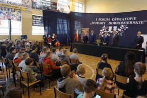 I Forum Oświatowe „Murawy Dobromierskie” / Mateusz Kaczmarczyk / Radio Kielce