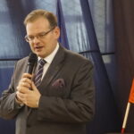 I Forum Oświatowe „Murawy Dobromierskie”. Minister Jan Józef Kasprzyk, szef Urzędu do Spraw Kombatantów i Osób Represjonowanych / Mateusz Kaczmarczyk / Radio Kielce