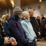 Nocna Droga Krzyżowa. Nabożeństwo w kościele w Kielcach-Dąbrowie / Marlena Płaska / Radio Kielce