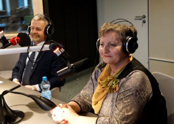 Kazimierz Mądzik - świętokrzyski kurator oświaty i Wanda Kołtunowicz - prezes świętokrzyskiego oddziału ZNP / Karol Żak / Radio Kielce