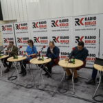Studio Polityczne. Na zdjęciu (od lewej): poseł Andrzej Kryj - PiS, Magdalena Fogiel-Litwinek - Kukiz'15, Paweł Garbuzik – PSL, Mateusz Żukowski – Nowoczesna, Wiktor Pytlak - PO / Aneta Cielibała-Gil / Radio Kielce