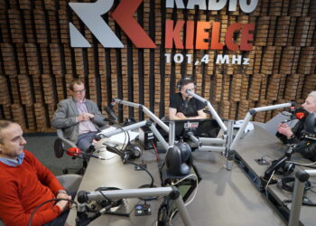 Punkty Widzenia. Od lewej: Piotr Kisiel - radny Rady Miasta Kielc, Jarosław Skrzydło - rzecznik MZD, red. Robert Szumielewicz, Agata Wojda - radna Rady Miasta Kielc / Kamil Król / Radio Kielce