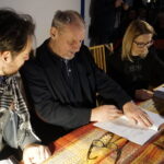 Wizyta Andrzeja Grabowskiego w kieleckim "Plastyku". Konkurs filmowy „Wybitni twórcy polskiej sceny filmowej i teatralnej„ z udziałem młodzieży i uczniów szkoły muzycznej / Kamil Król / Radio Kielce